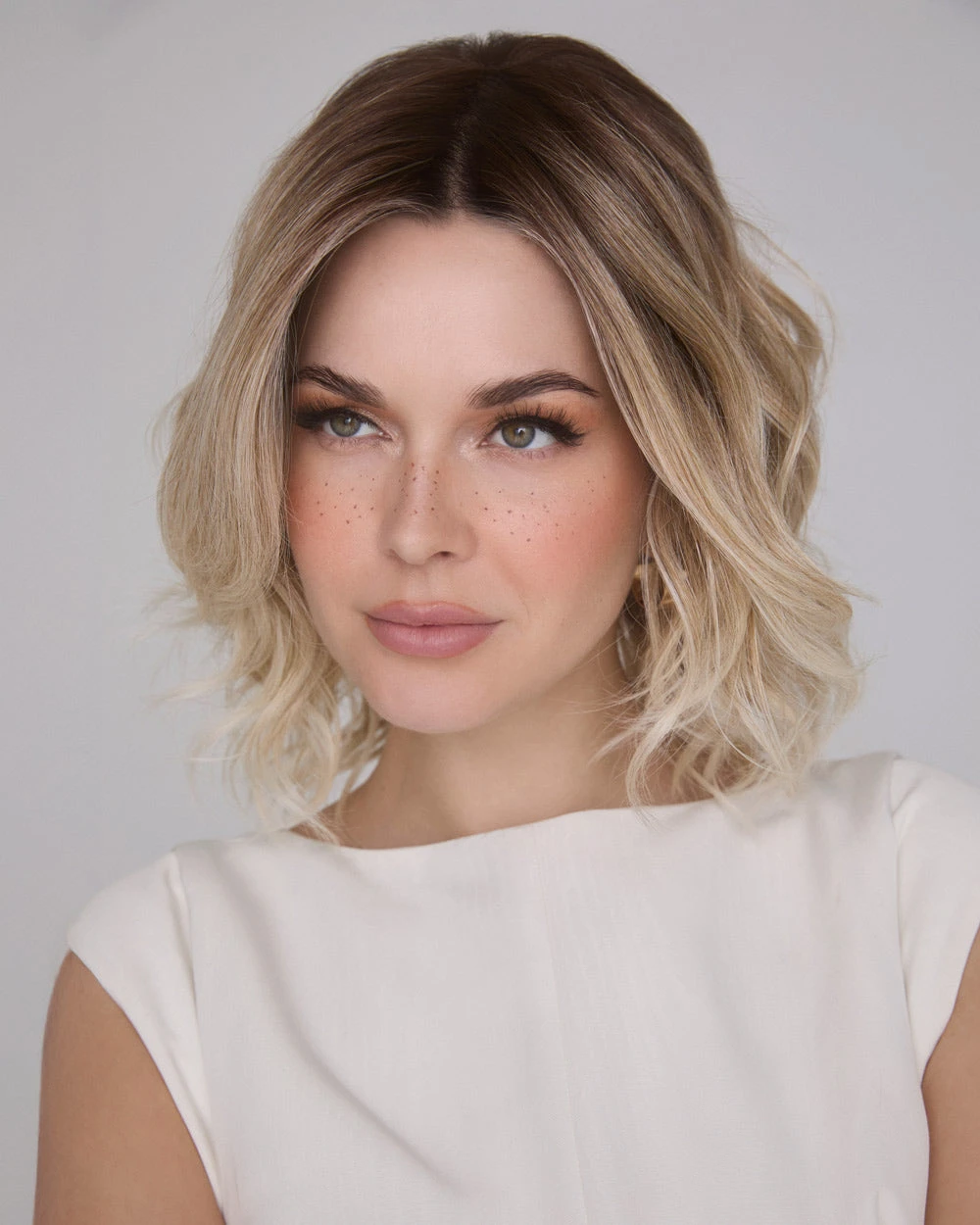 Rohan | Lace Front & Monofilament Top Synthetic Wig By Amore 7 Rohan | Lace Front & Monofilament Top Synthetic Wig By Amore - Image 7