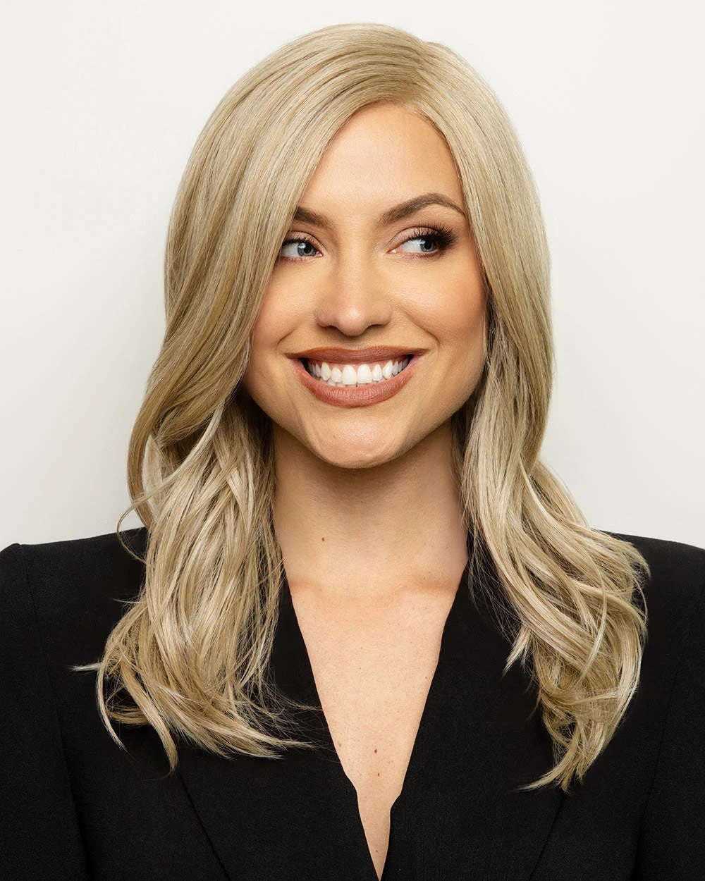 Leoni (Exclusive) | Lace Front & Monofilament Part Synthetic Wig By Alexander 11 Leoni (Exclusive) | Lace Front & Monofilament Part Synthetic Wig By Alexander - Image 11