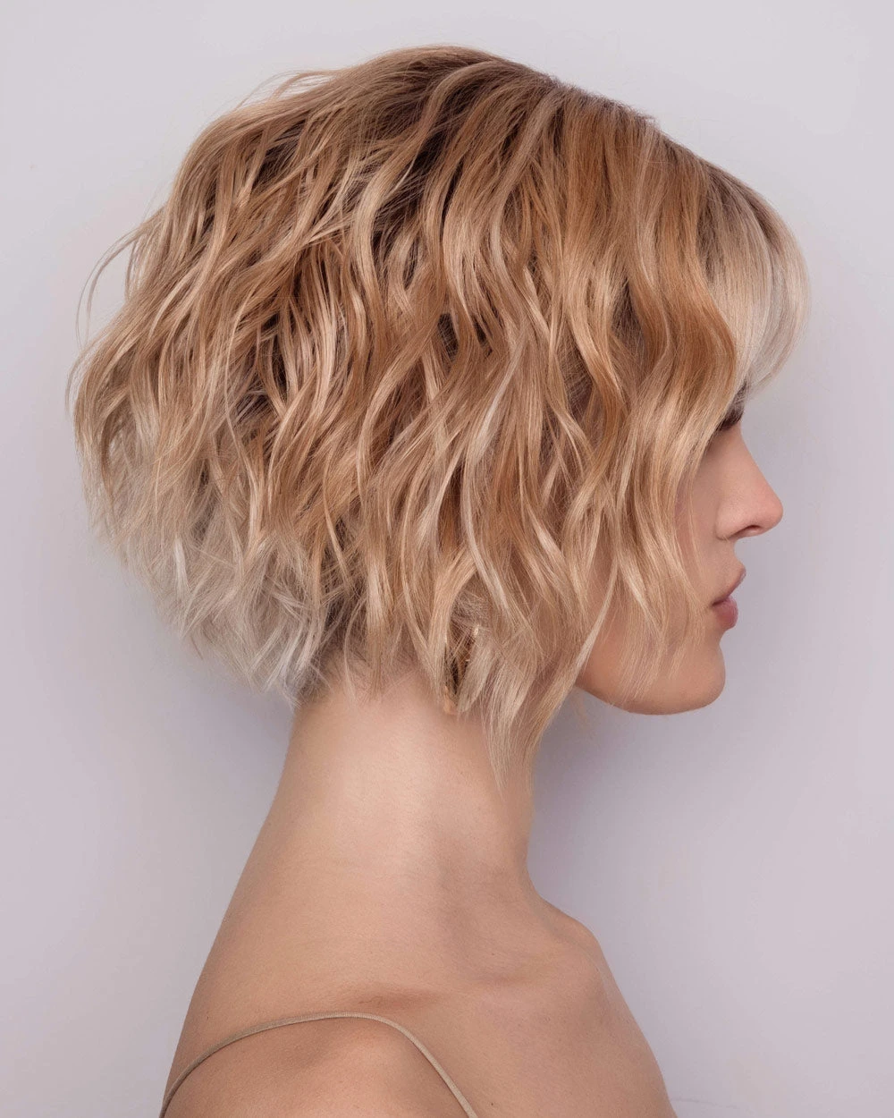 Rosanna (Exclusive) | Lace Front & Monofilament Part Synthetic Wig By Alexander 3 Rosanna (Exclusive) | Lace Front & Monofilament Part Synthetic Wig By Alexander - Image 3