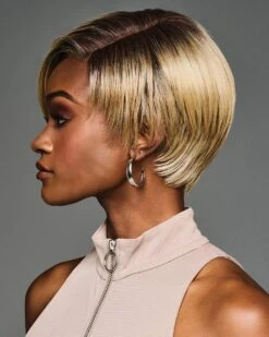 Jayla | Lace Front & Monofilament Part Synthetic Wig By Kim Kimble -Best Wig Outlet Store KK31007 Jayla Model2 S2